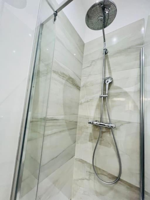 Charmant Petit Appartement. Лиеж Екстериор снимка