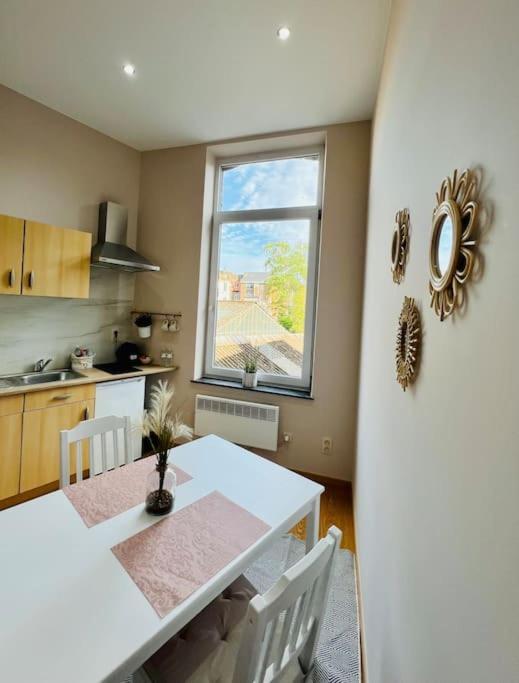 Charmant Petit Appartement. Лиеж Екстериор снимка