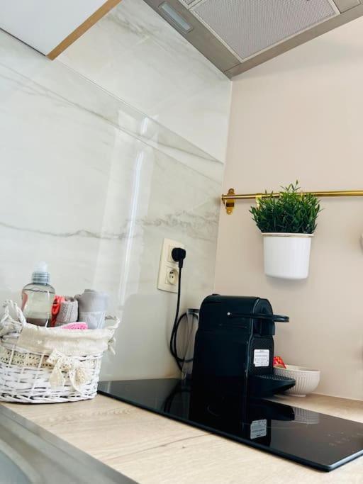 Charmant Petit Appartement. Лиеж Екстериор снимка